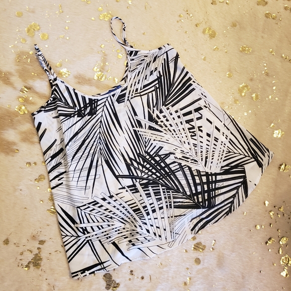 Apt. 9 Tops - NWT Apt.9 XS Black & White Leaves Tank